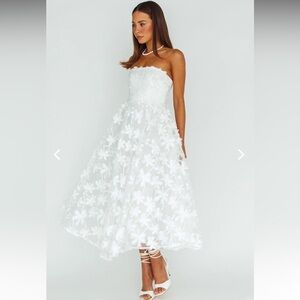 Selfie Leslie white strapless bridal dress